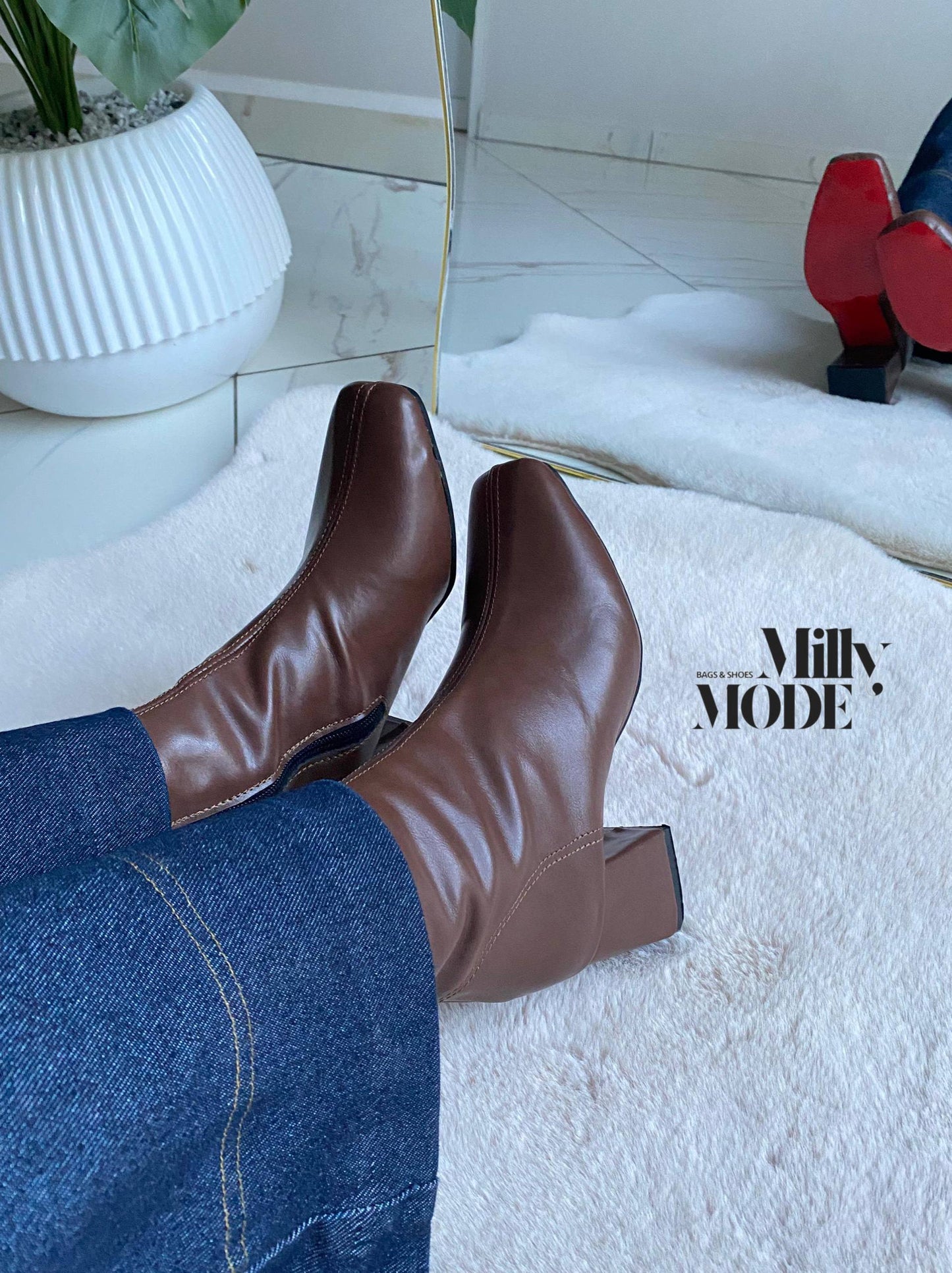 Boots Bt13