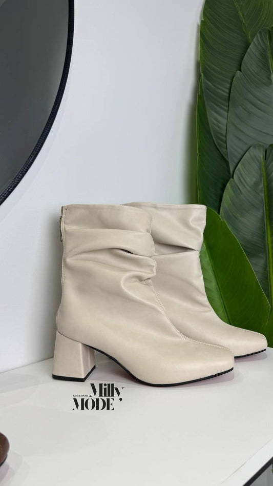 Boots Bt10