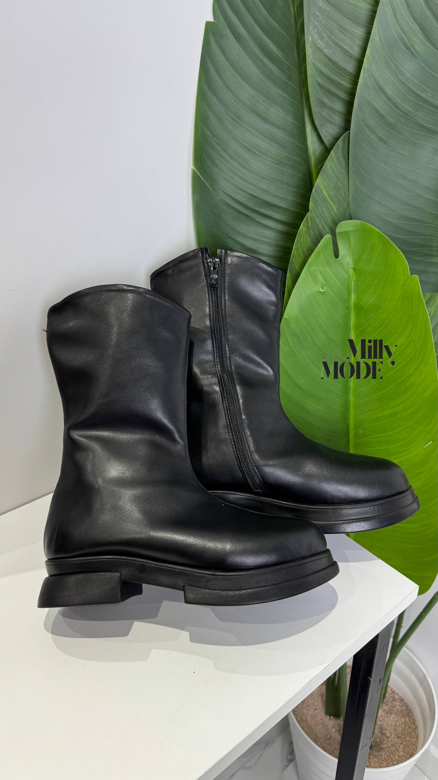 Boots Bt12